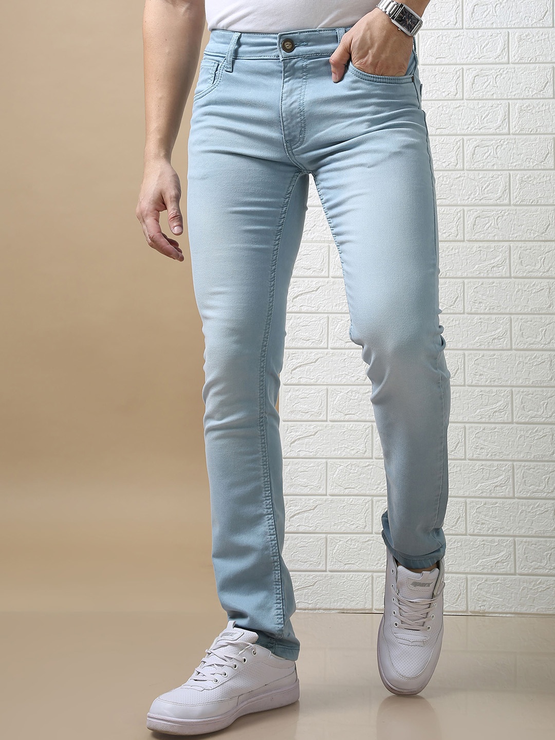 

VUDU Men Slim Fit Mid-Rise Light Fade Stretchable Jeans, Blue