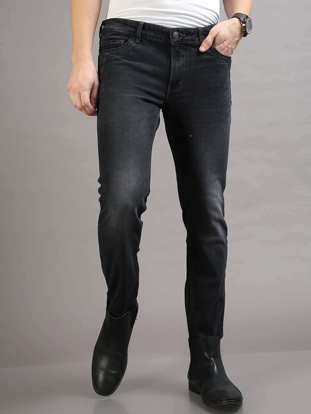 

VUDU Men Narrow Slim Fit Light Fade Stretchable Jeans, Black