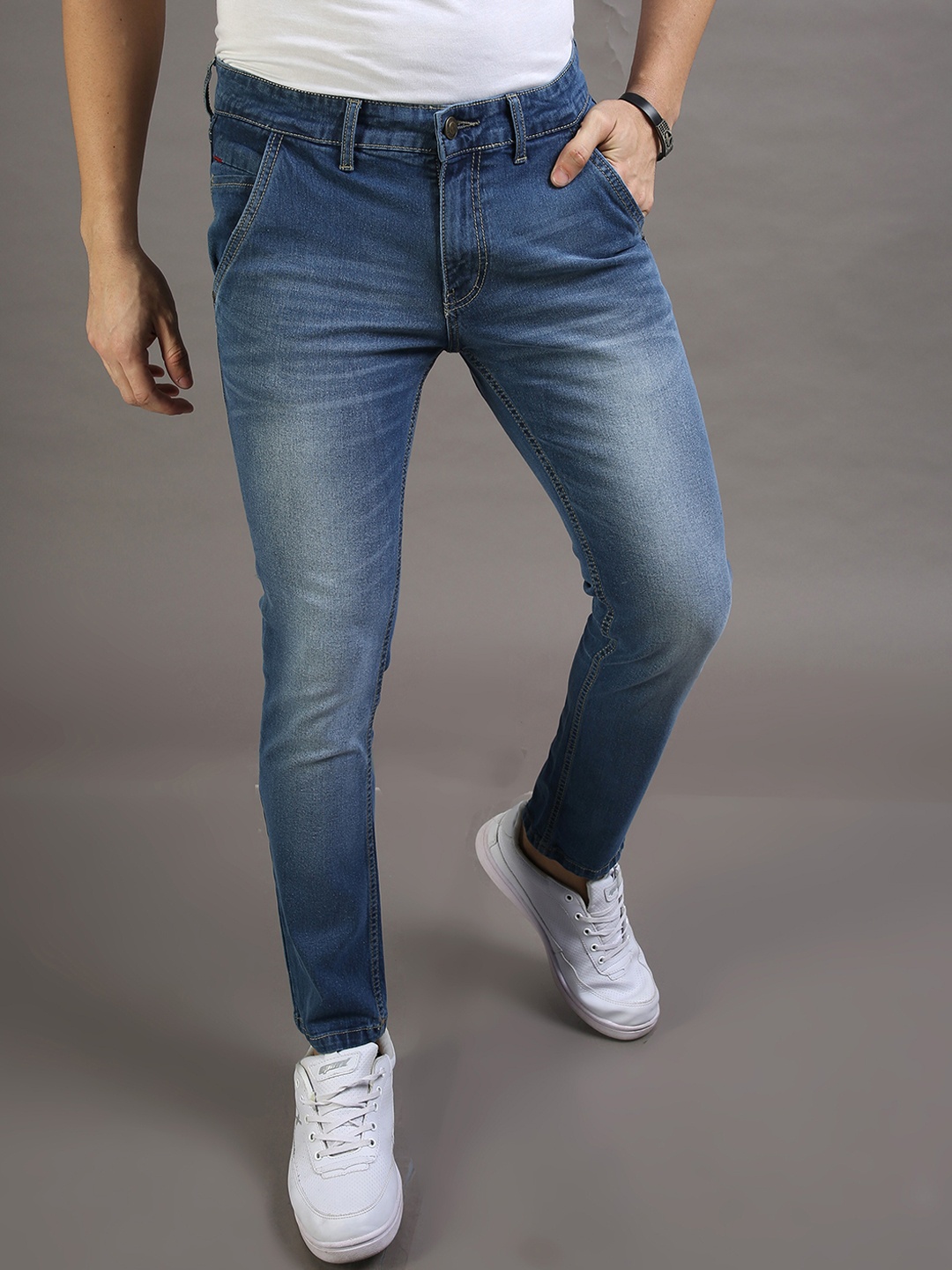 

VUDU Men Narrow Slim Fit Mid-Rise Light Fade Stretchable Jeans, Blue