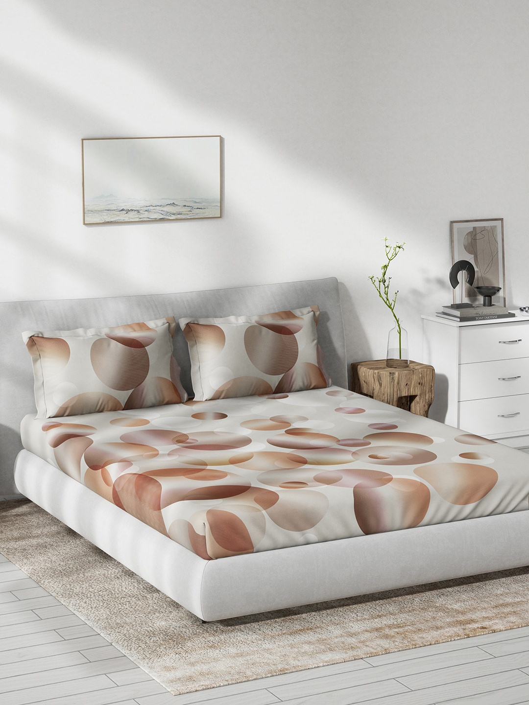 

DDecor Brown & White Geometric Cotton 140 TC Queen Bedsheet with 2 Pillow Covers