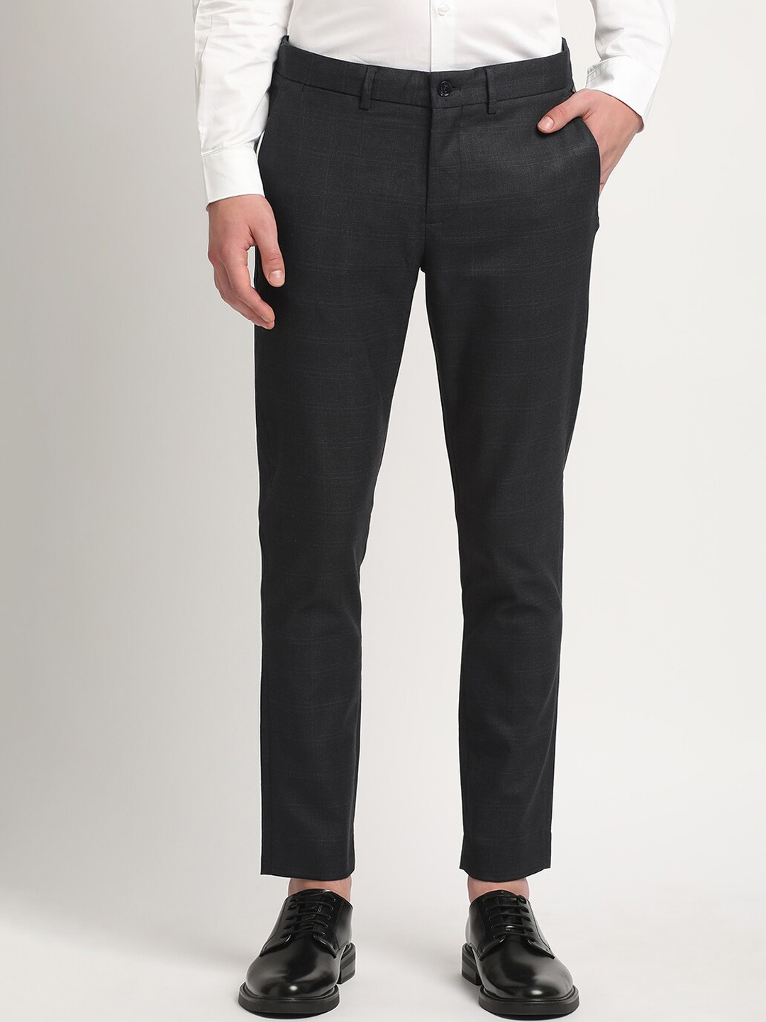 

THE BEAR HOUSE Men Solid Checked Tapered Fit Mid-Rise Formal Trousers, Blue