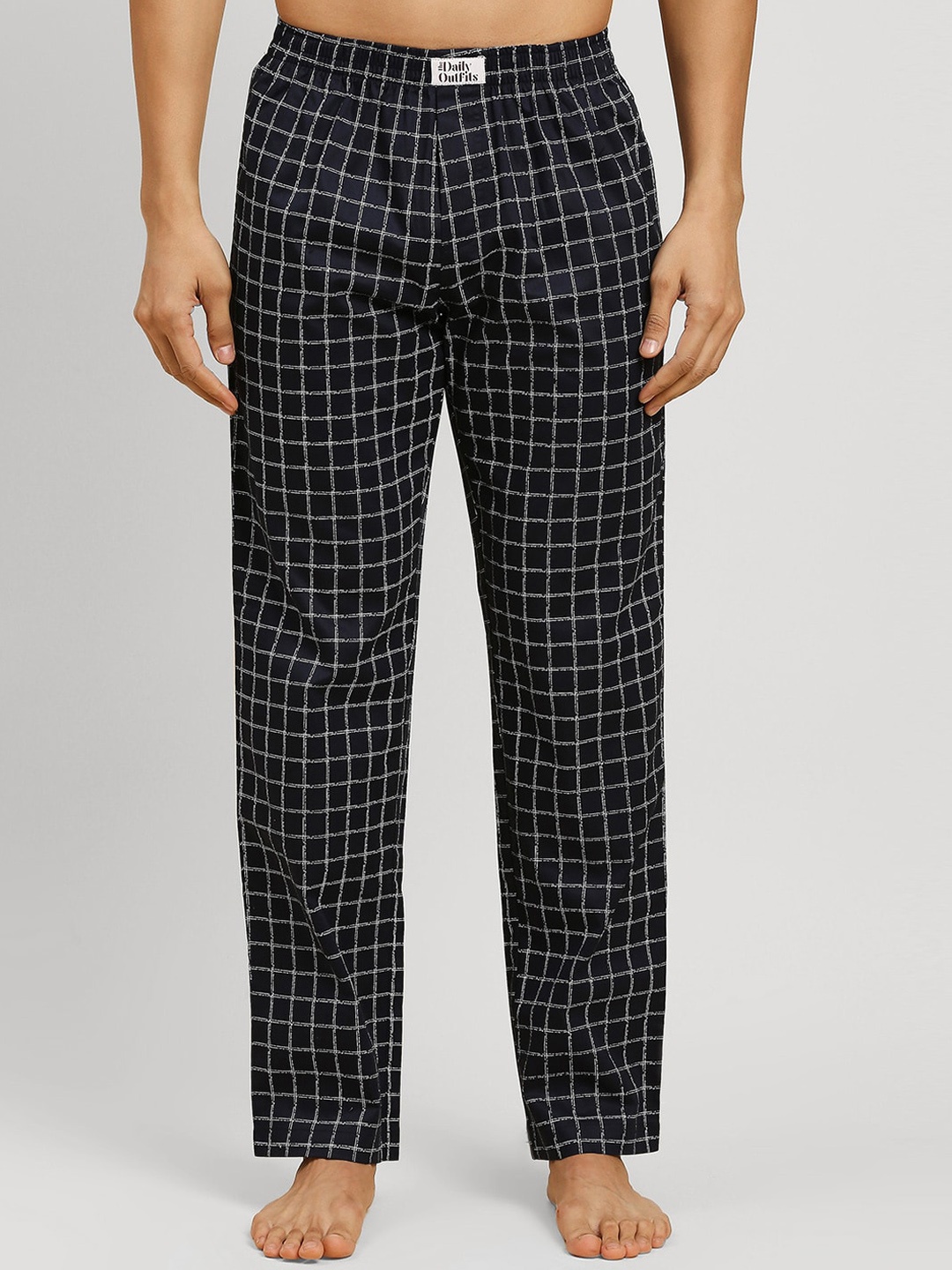THE DAILY OUTFITS Men Checked Mid-Raise Cotton Lounge Pants, Navy blue