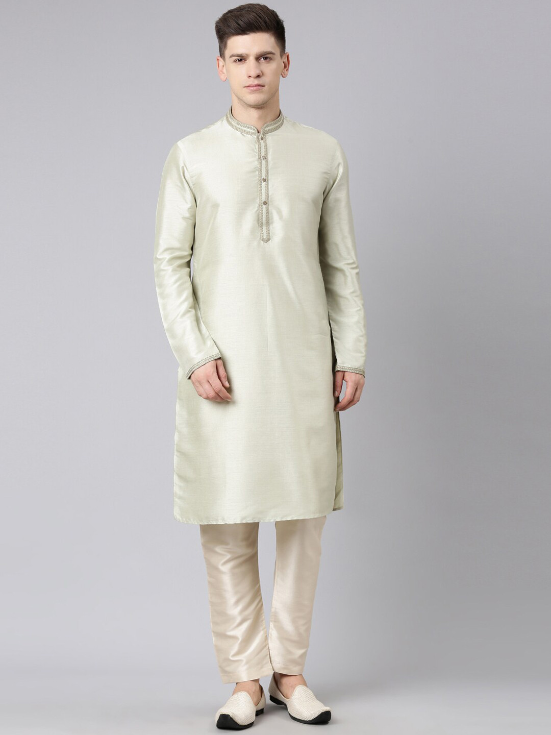 

TheEthnic.Co Thread Work Kurta with Pyjamas, Green