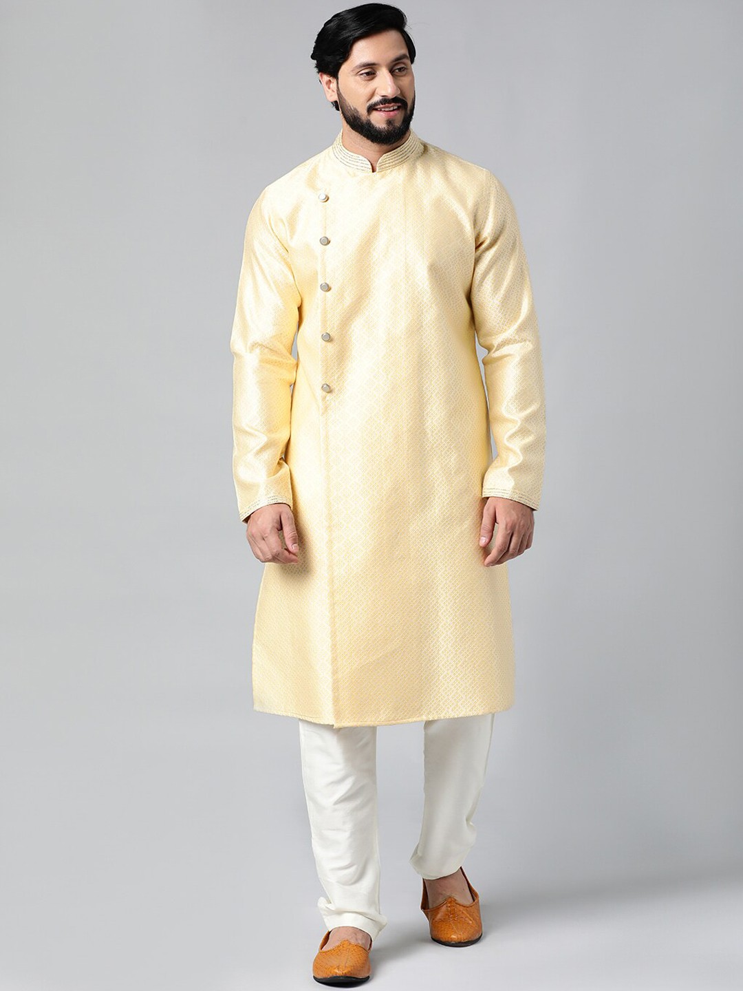 

TheEthnic.Co Ethnic Motifs Woven Design Regular Kurta With Pyjamas, Yellow