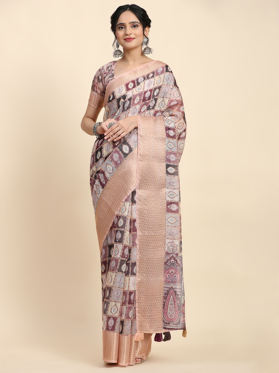 

RACHNA Floral Printed Zari Saree, Peach