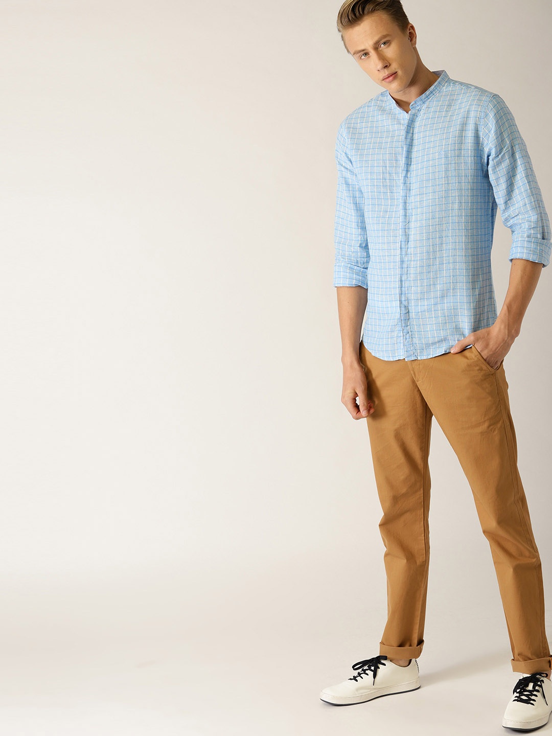 

United Colors of Benetton Men Blue & White Slim Fit Checked Casual Shirt