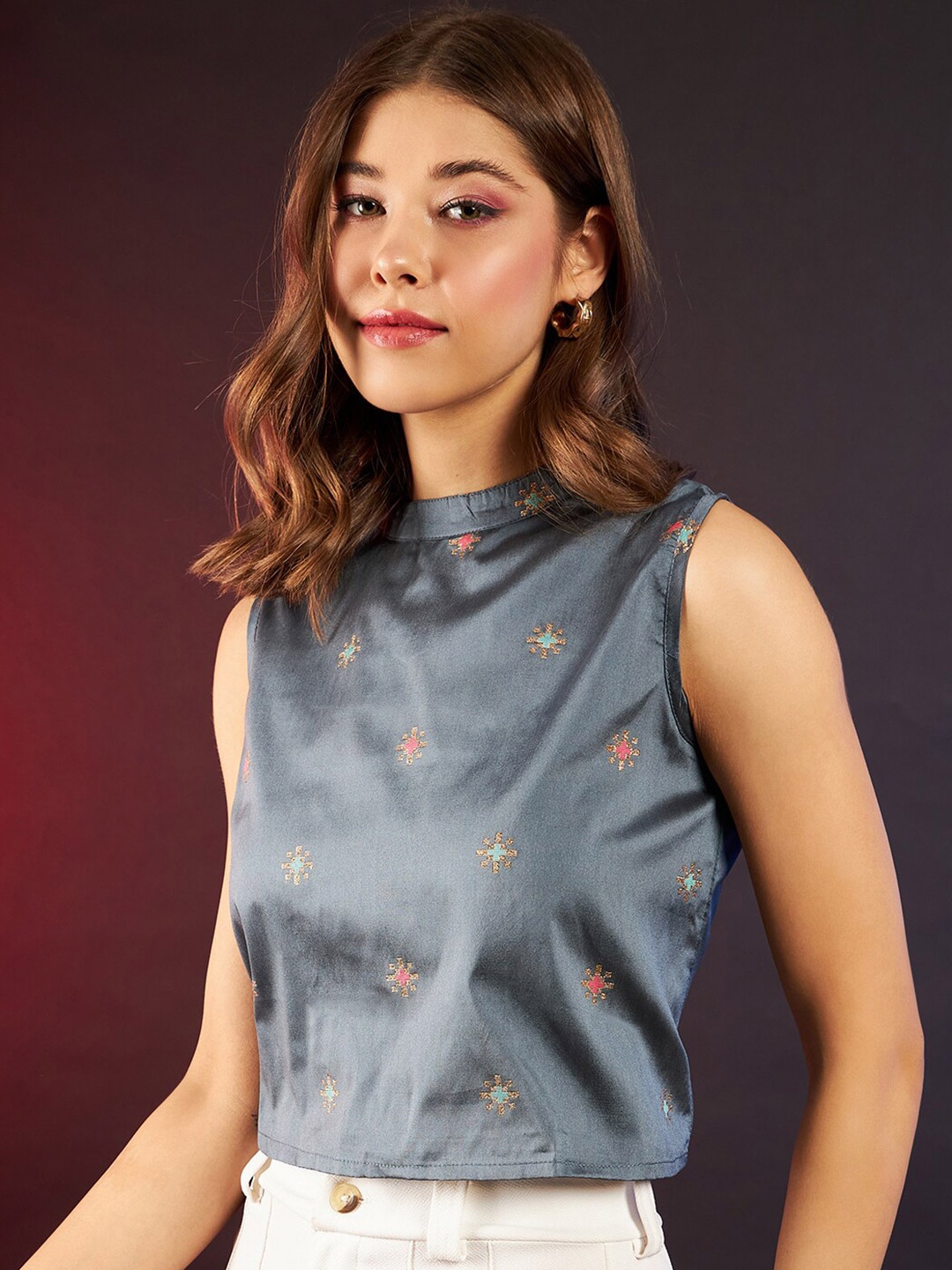 

DressBerry Grey Geometric Printed Sleeveless Regular Top