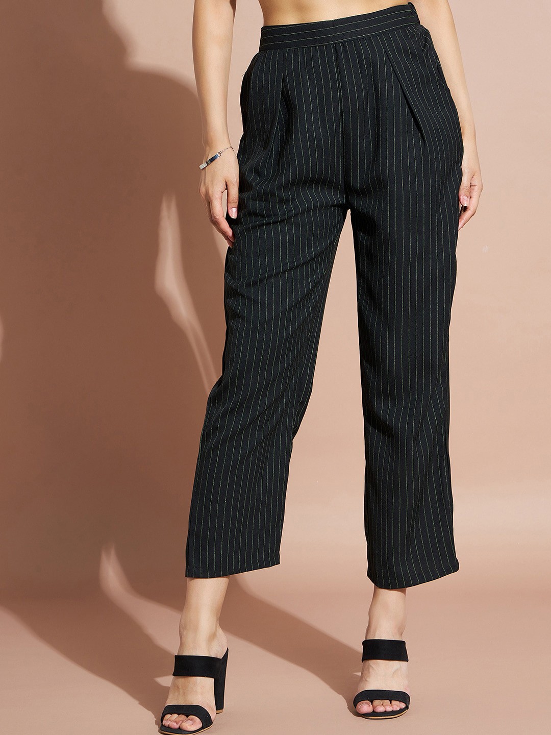 

DressBerry Women Striped Mid Rise Plain Pleated Cropped Parallel Trousers, Black