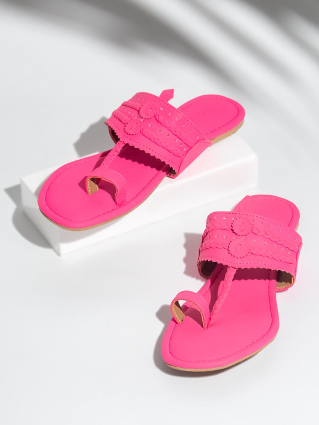 

Inc 5 Braided Ethnic One Toe Flats, Pink