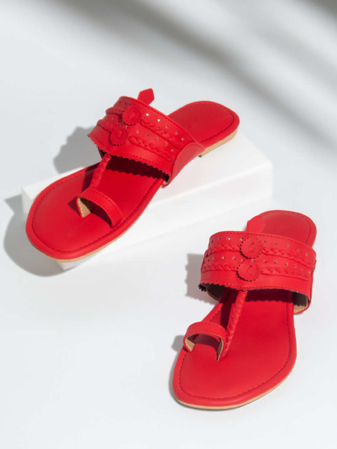 

Inc 5 Braided Ethnic One Toe Flats, Red