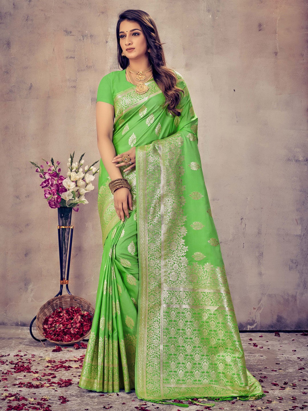 

Mitera Ethnic Motifs Woven Design Zari Detail Saree, Green