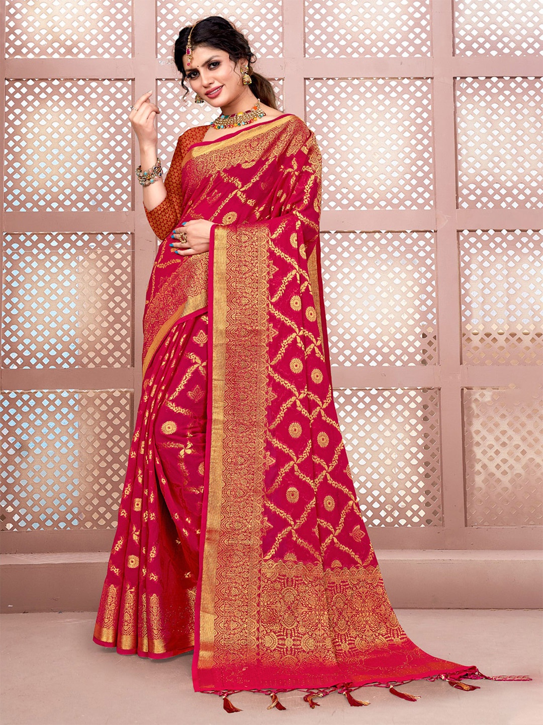 

Mitera Ethnic Motifs Woven Design Zari Detail Banarasi Saree, Magenta