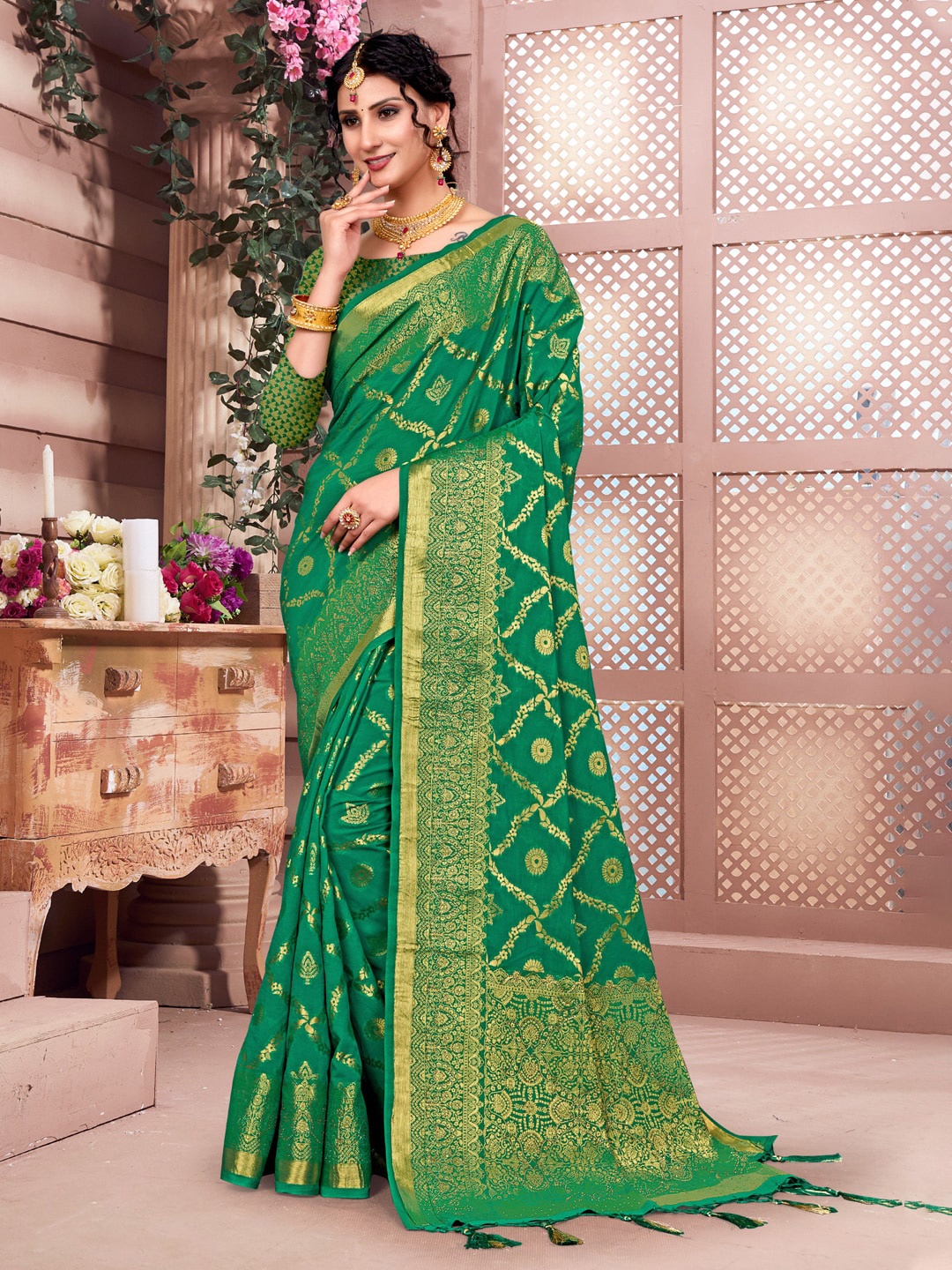 

Mitera Green & Gold-Toned Ethnic Motifs Woven Design Zari Banarasi Saree