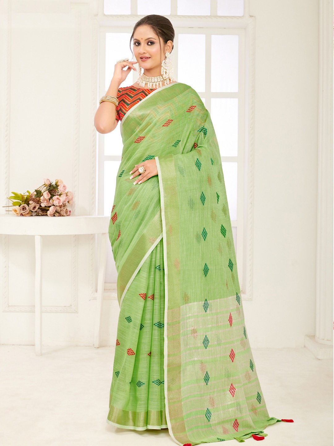 

Mitera Green & Red Geometric Woven Design Zari Banarasi Saree