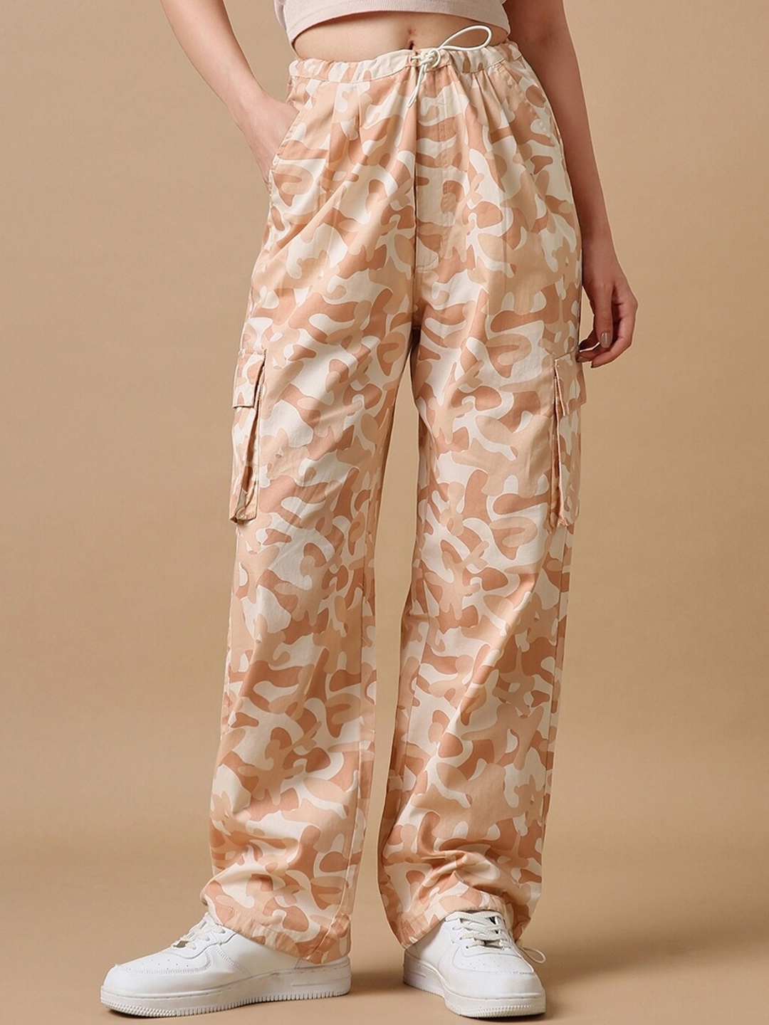 

Bewakoof Plus Women Camouflage Oversized Parachute Pants, White