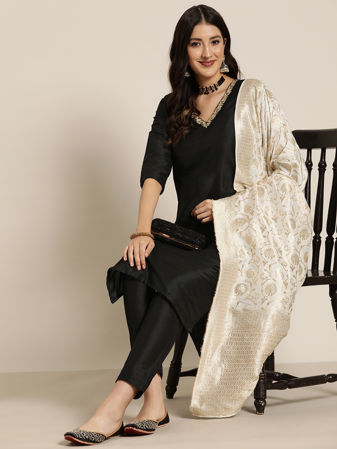 

HERE&NOW Women Kurta with Trousers & Zari Dupatta, Black