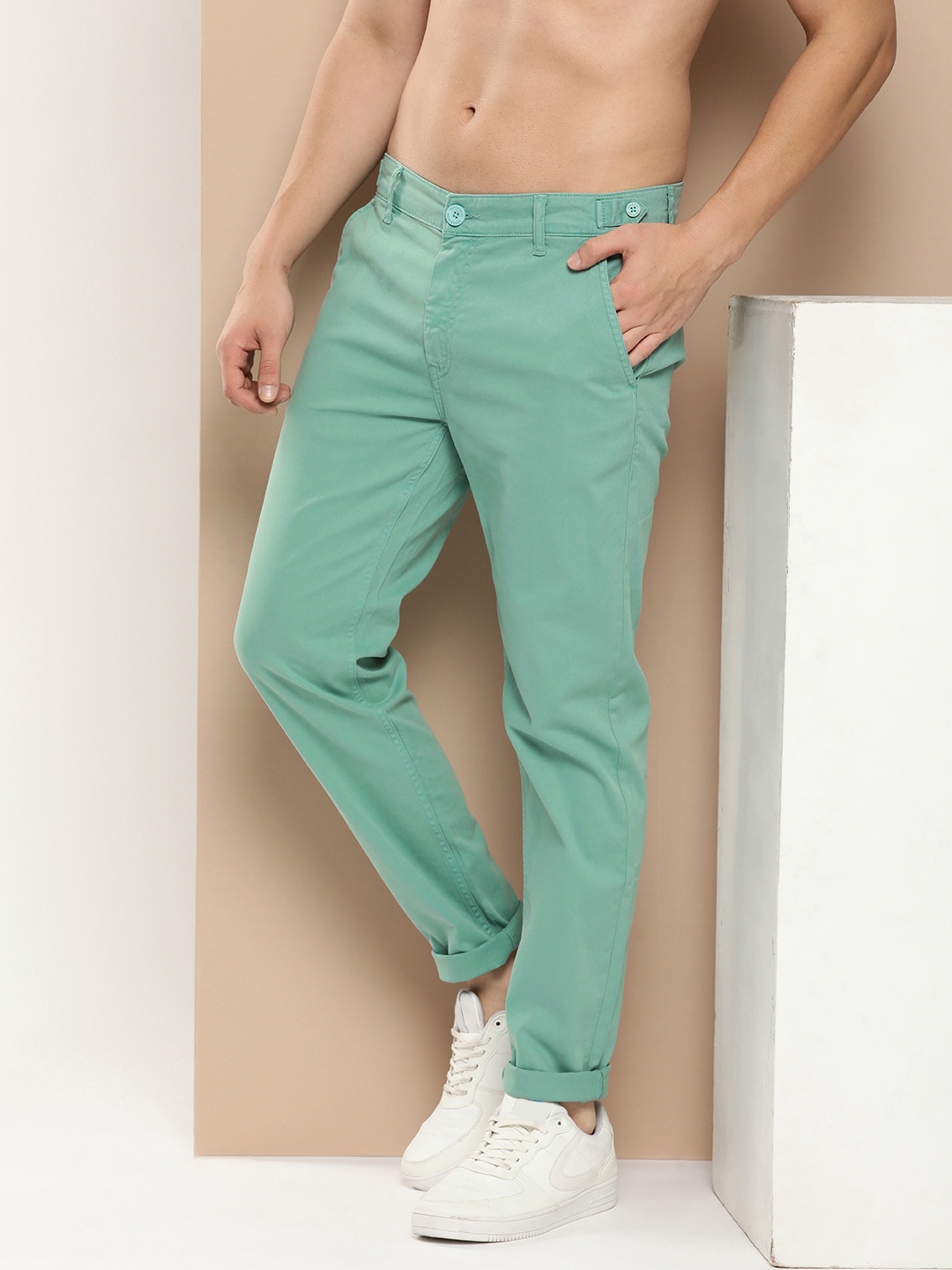 

HERE&NOW Men Tapered Fit Chinos, Green