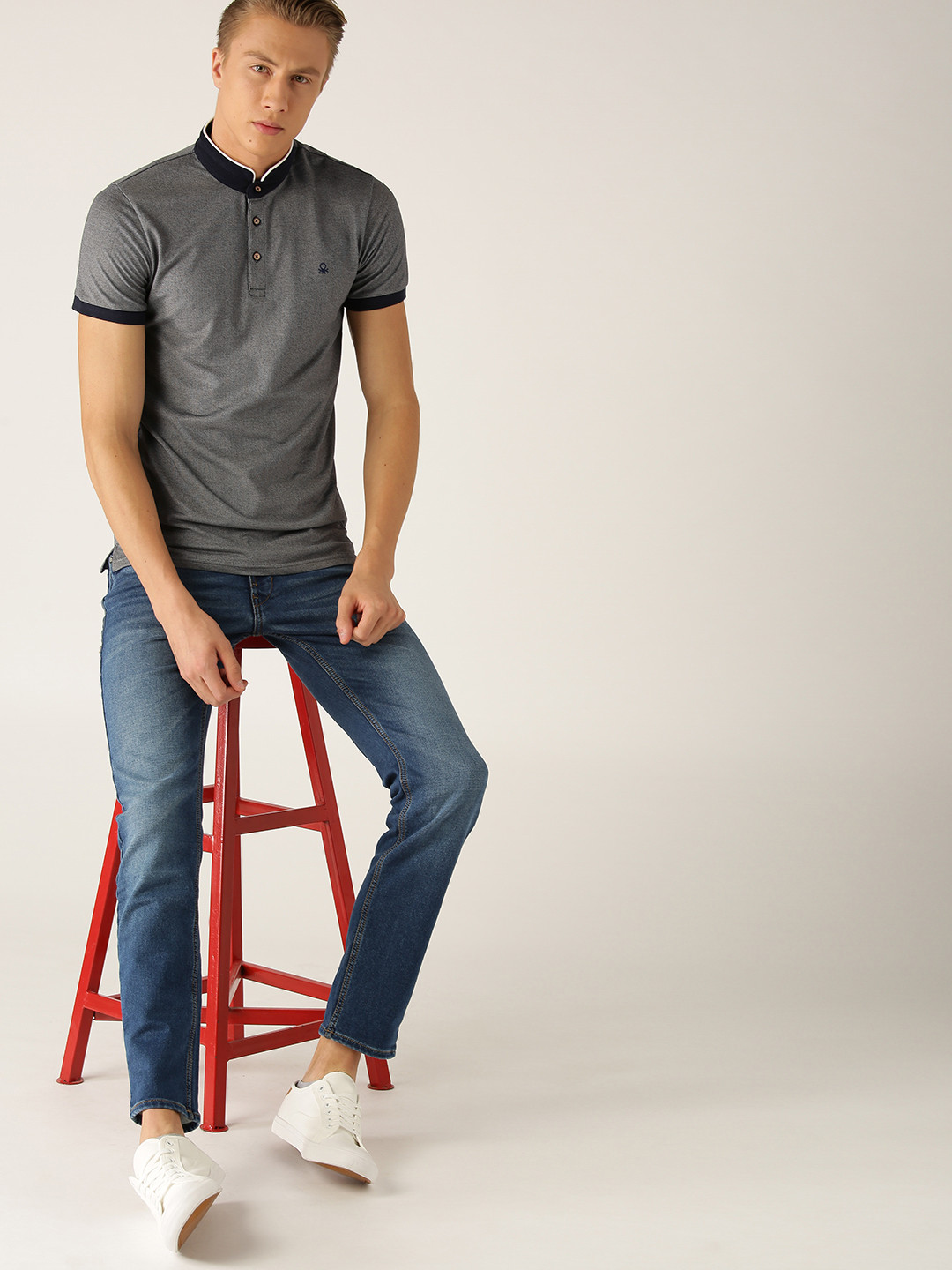 

United Colors of Benetton Men Grey Solid Stand Collar T-shirt