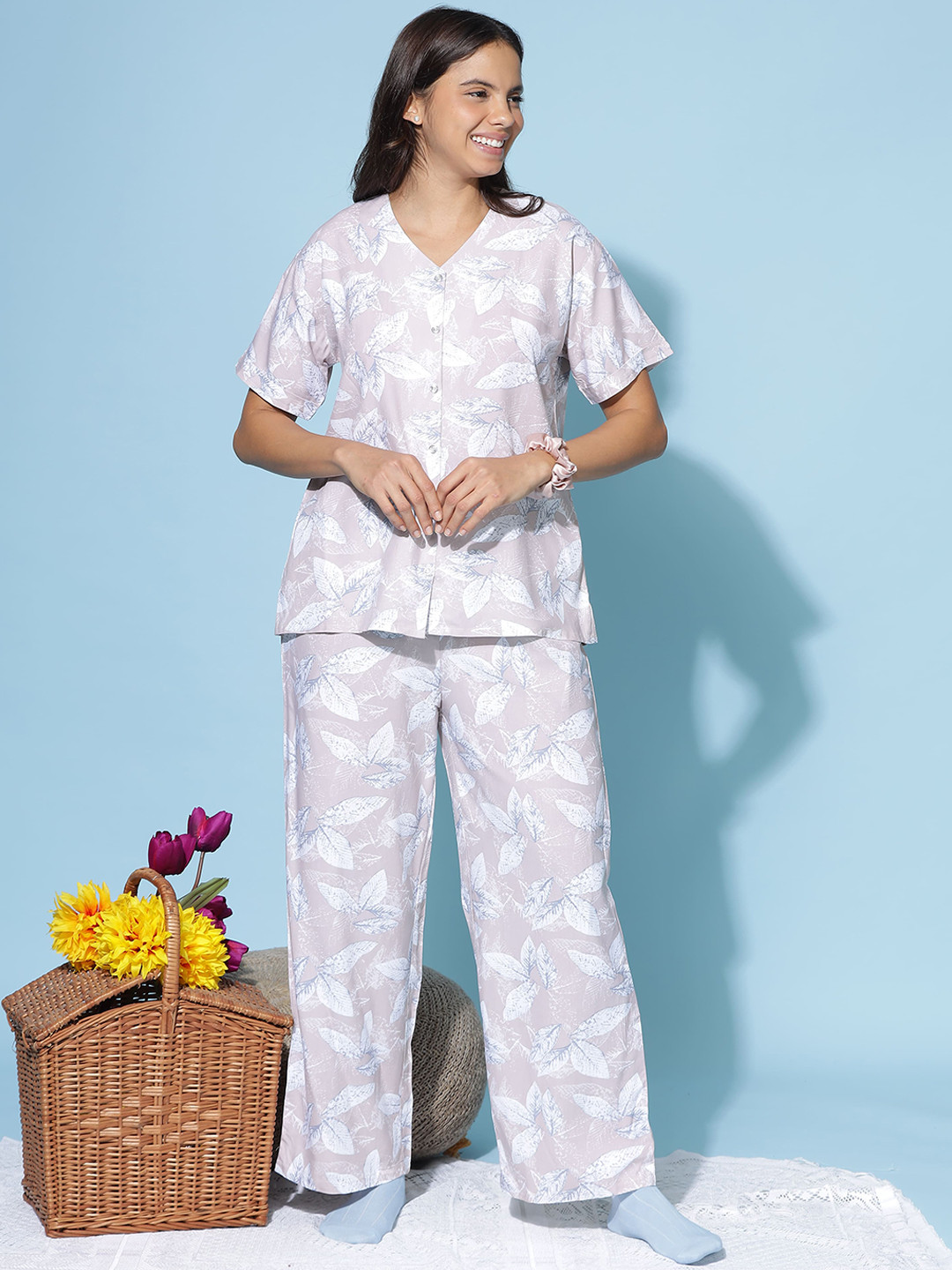

9shines Label Tropical Printed V-Neck Shirt With Pyjamas, Peach