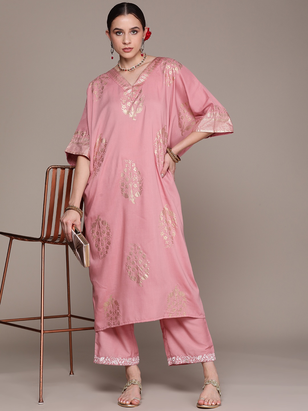 

Moda Rapido Ethnic Motifs Foil Print Extended Sleeves Floral Kurta, Mauve