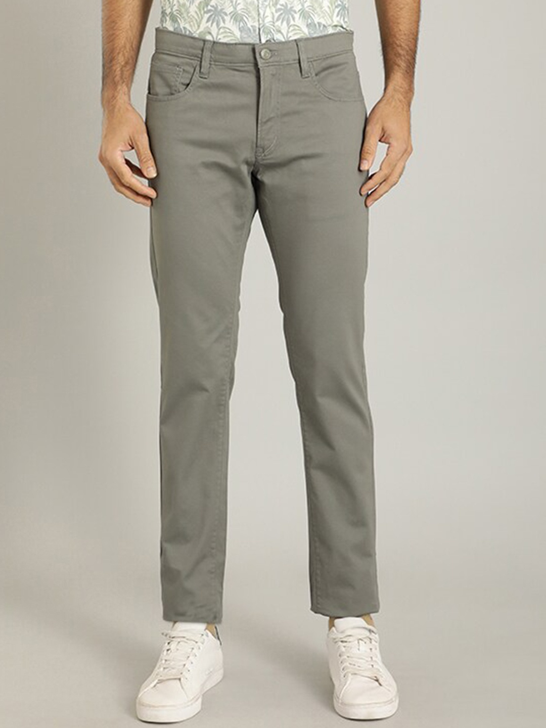 

Indian Terrain Men Brooklyn Slim Fit Trousers, Grey