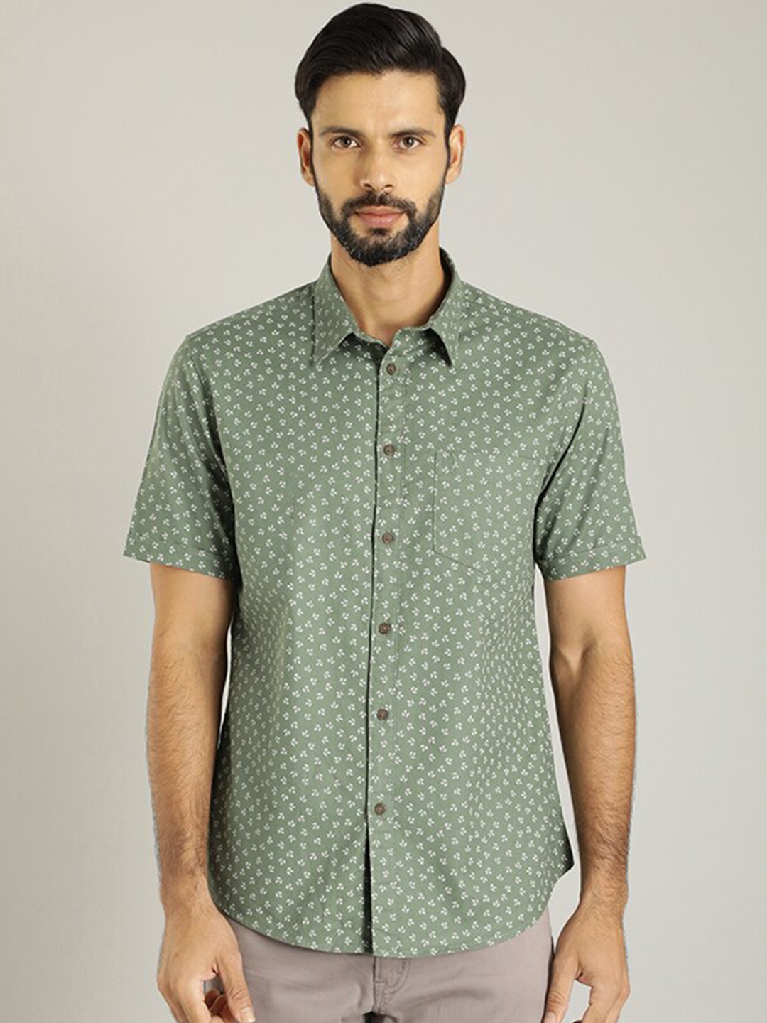 

Indian Terrain Classic Fit Floral Printed Spread Collar Casual Pure Cotton Shirt, Green