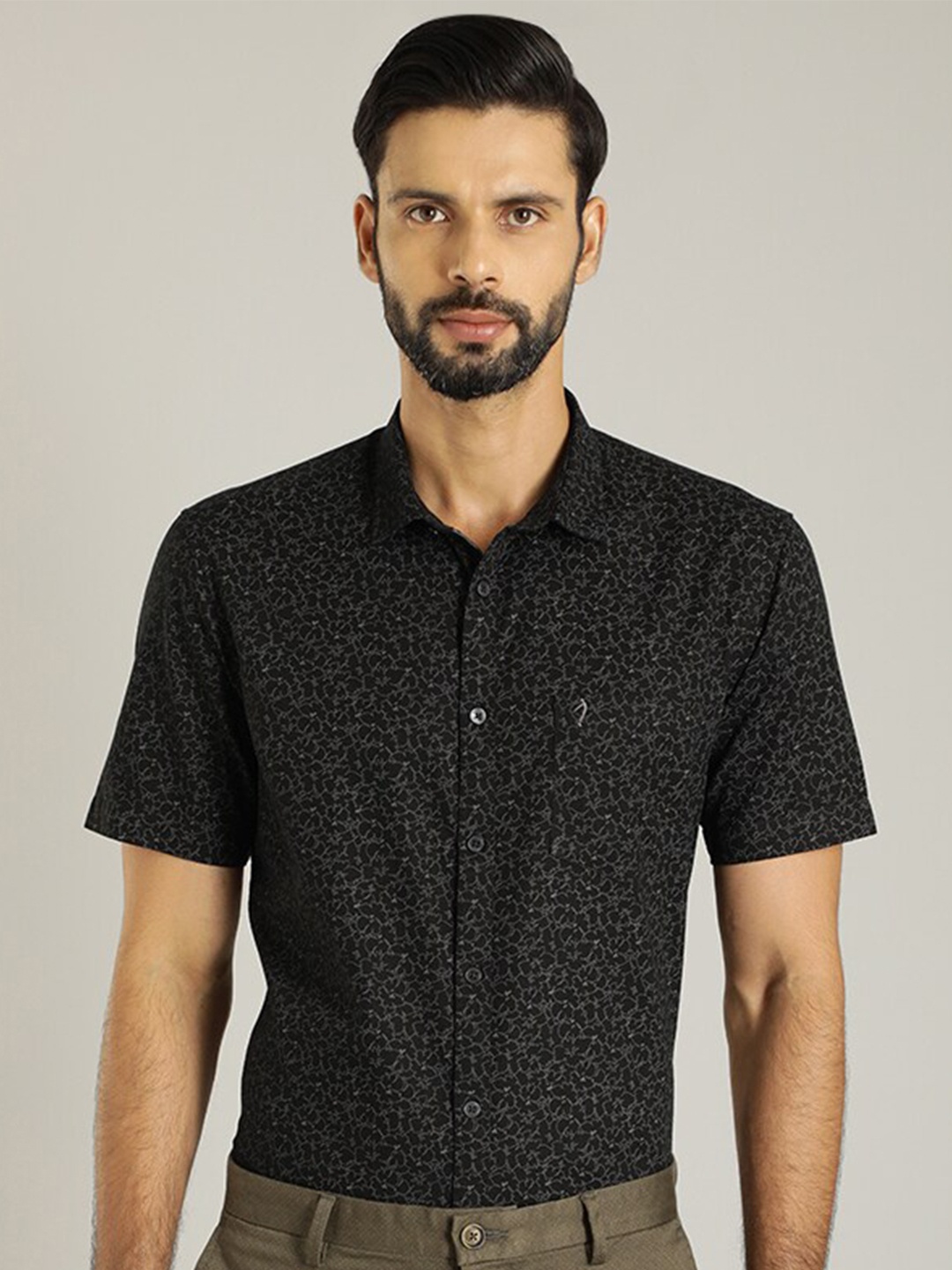 

Indian Terrain Classic Floral Printed Pure Cotton Casual Shirt, Black