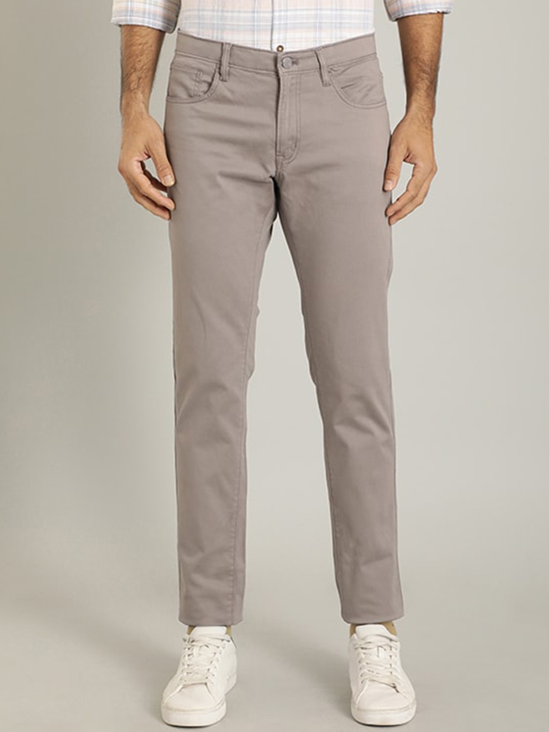 

Indian Terrain Men Brooklyn Slim Fit Trousers, Beige