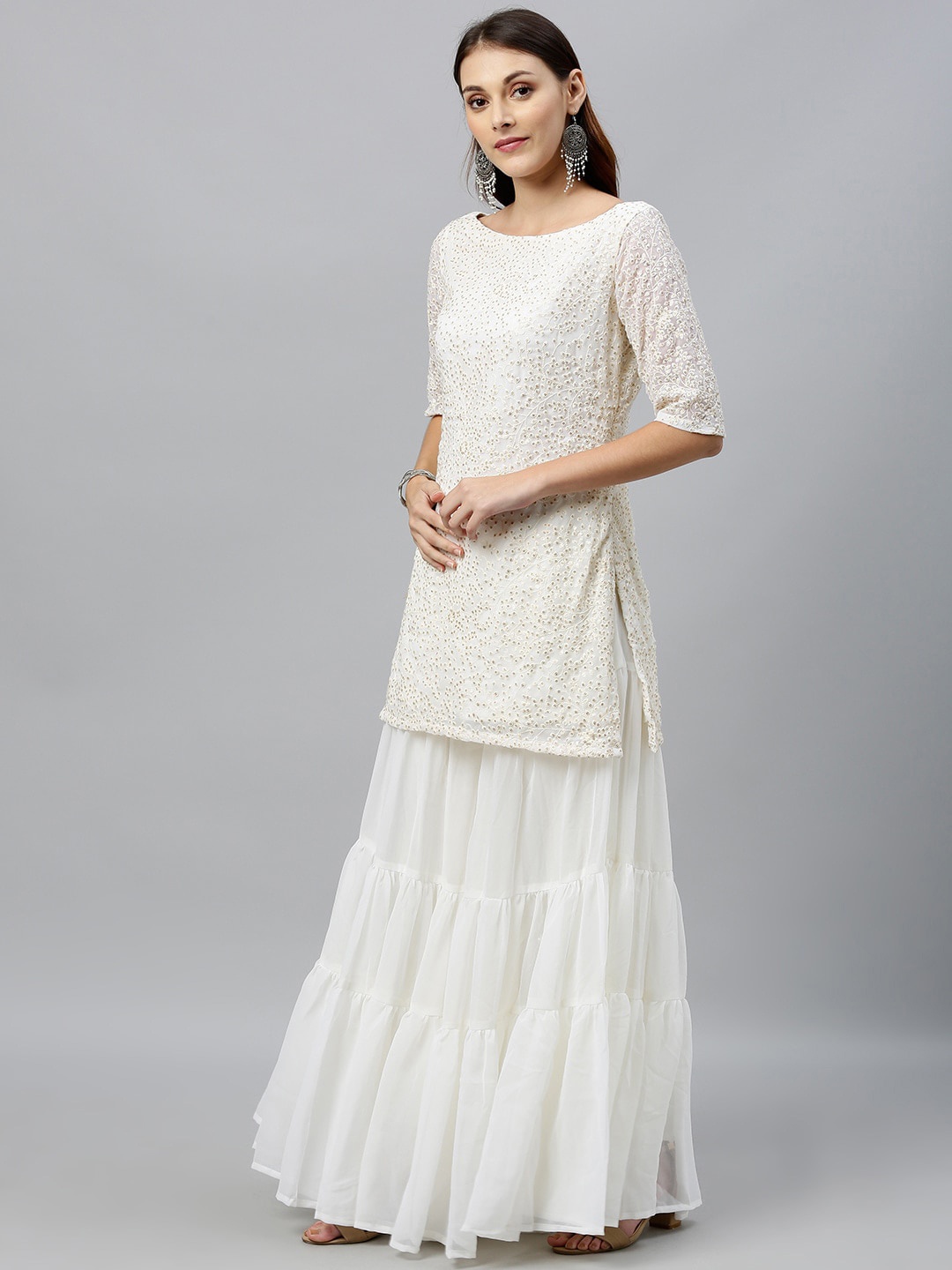 

Ethnovog Floral Embroidered Boat Neck Sequinned Detailed Straight Kurta, Off white