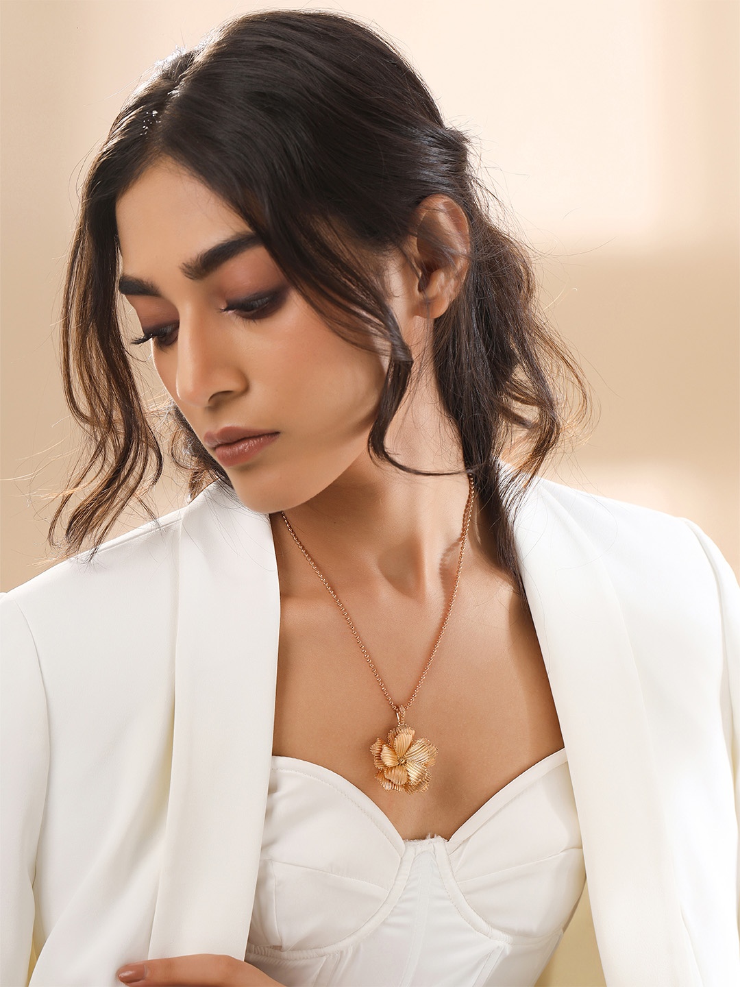 

Kicky And Perky Women 92.5 Sterling Silver Rose Gold-Plated Frill Flower Pendant