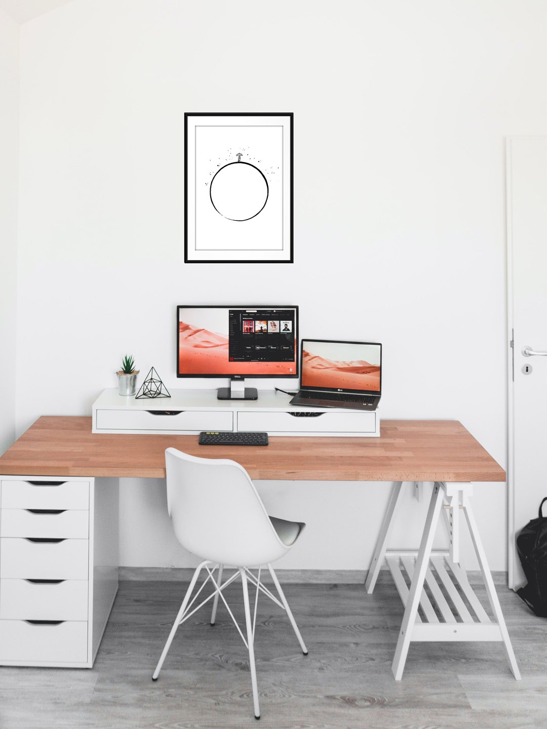 

Sasimo Black & White Solitary Printed Framed Wall Art