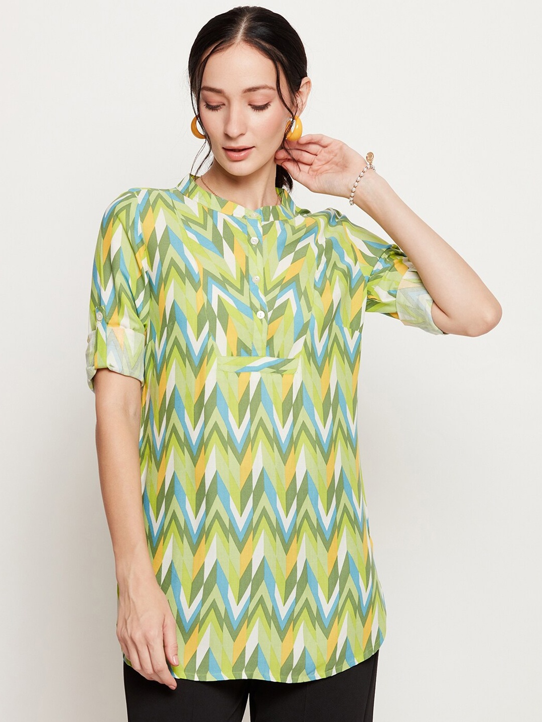 

Ruhaans Geometric Printed Roll-Up Sleeves Top, Green