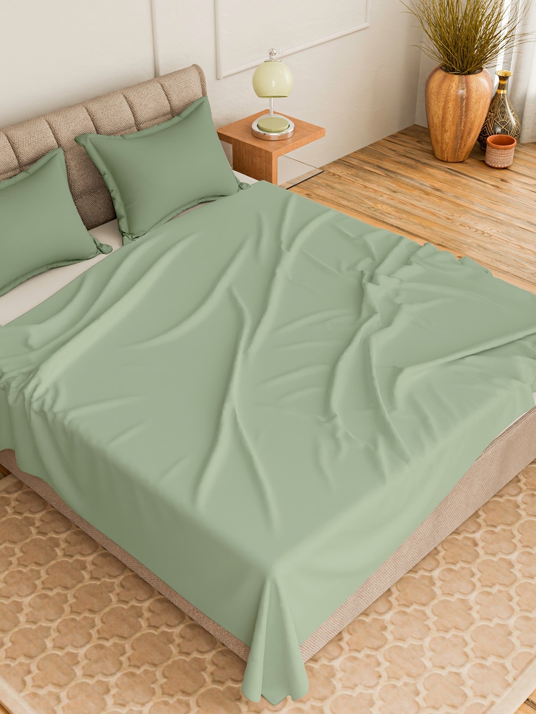 

CURIOUS LIFESTYLE Green Cotton 300 TC King Bedsheet With 2 Pillow Covers