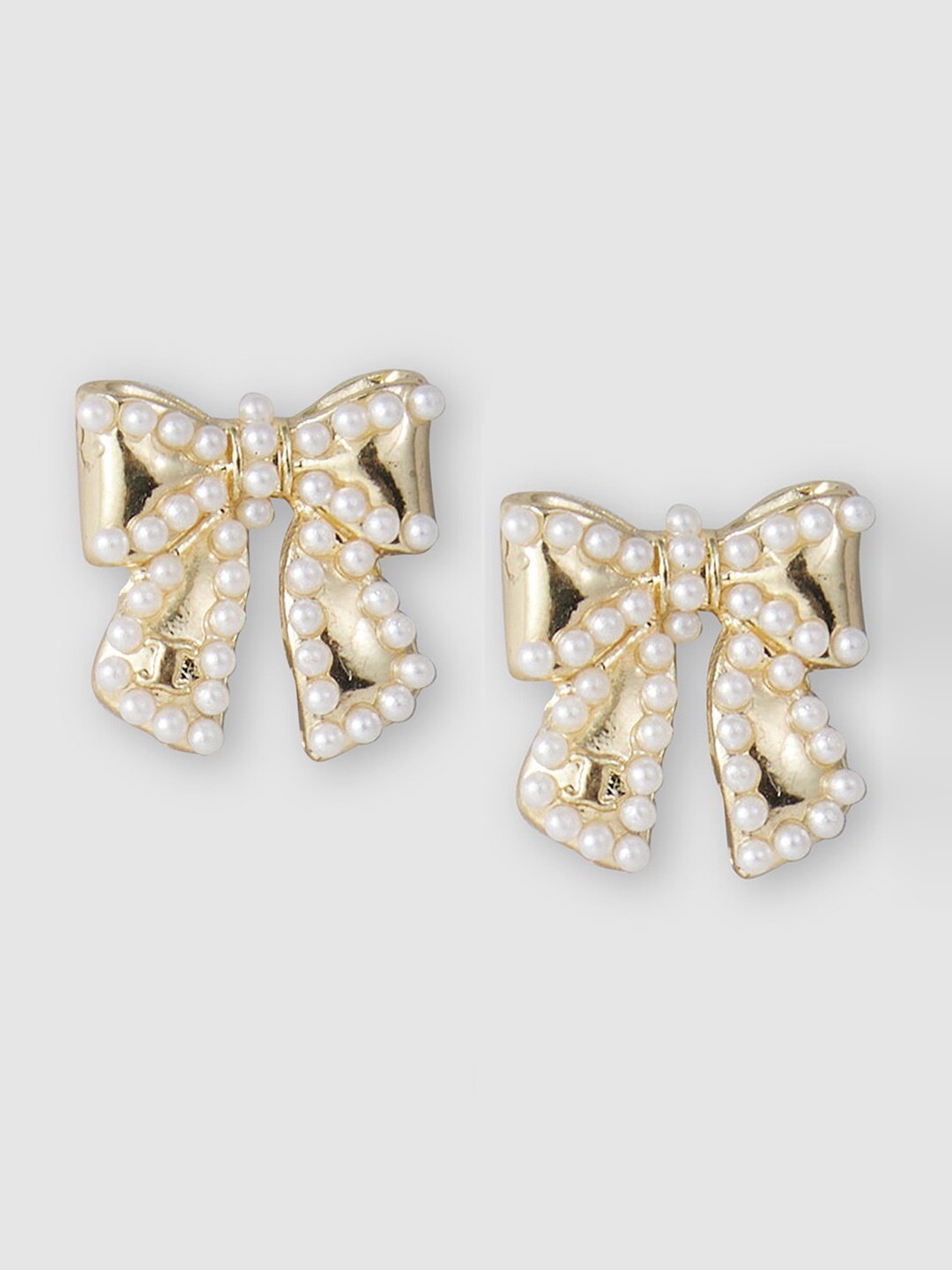 

Globus Rose Gold-Plated Artificial Beads Studded Contemporary Ear Cuff Earrings