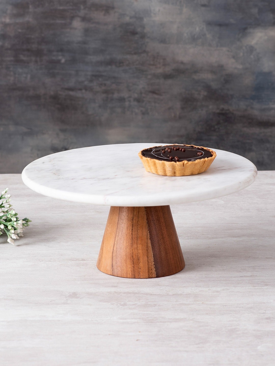 

nestroots Brown & White Wooden Cake Stand