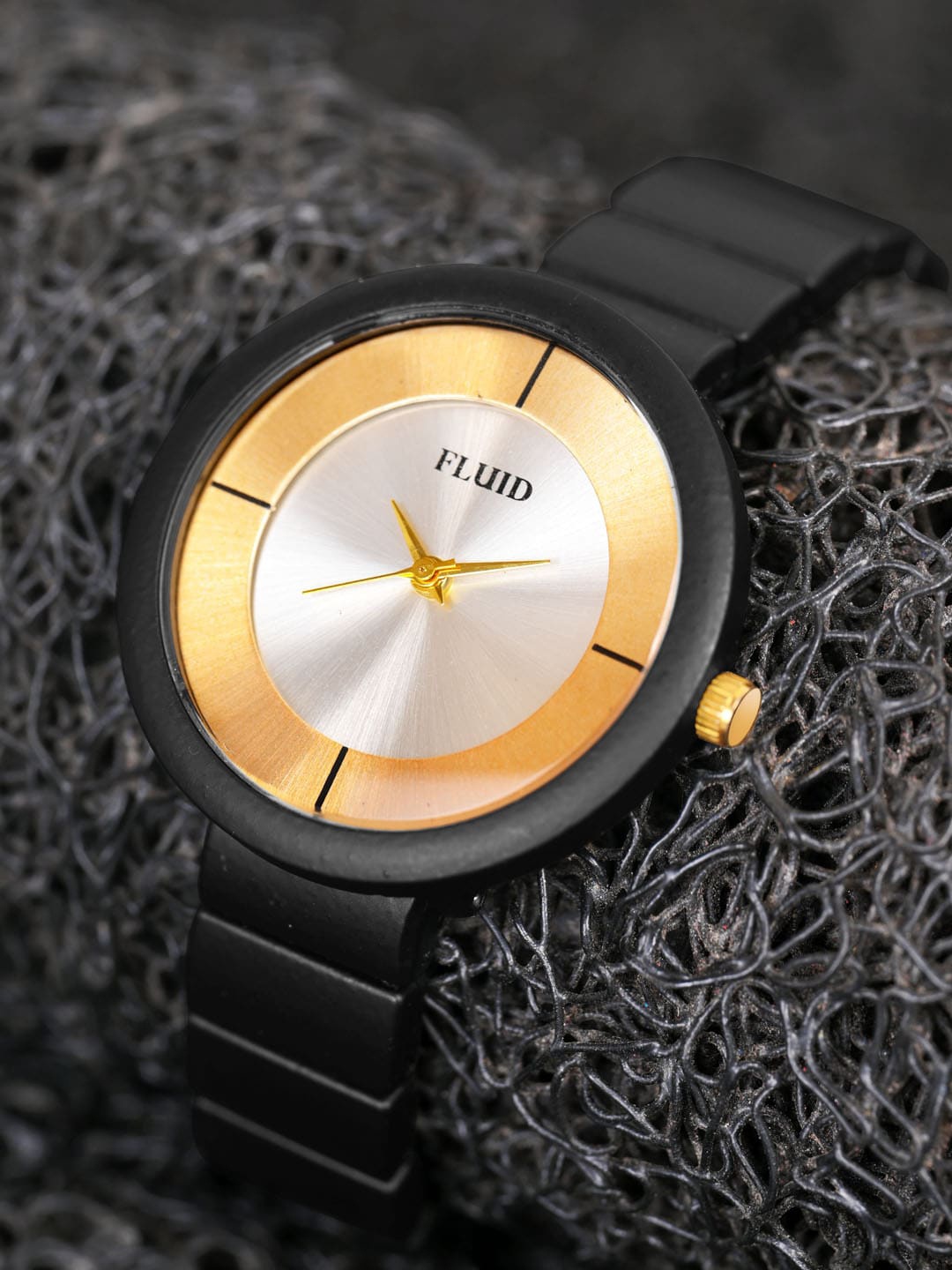 

FLUID Women Bracelet Style Straps Analogue Watch FLWatch23-014-BK01, Black