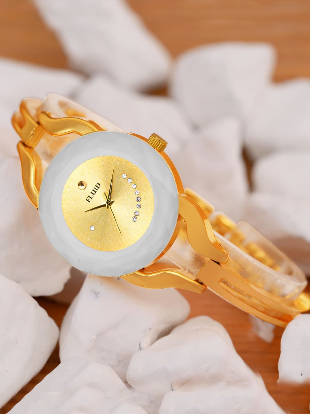 

FLUID Women Water Resistant Bracelet Style Straps Analogue Watch FLWatch23-007-GD01, Gold