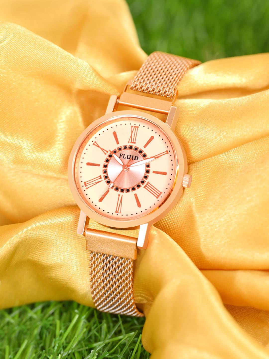 

FLUID Women Water Resistant Bracelet Style Straps Analogue Watch FLWatch23-023-RG01, White