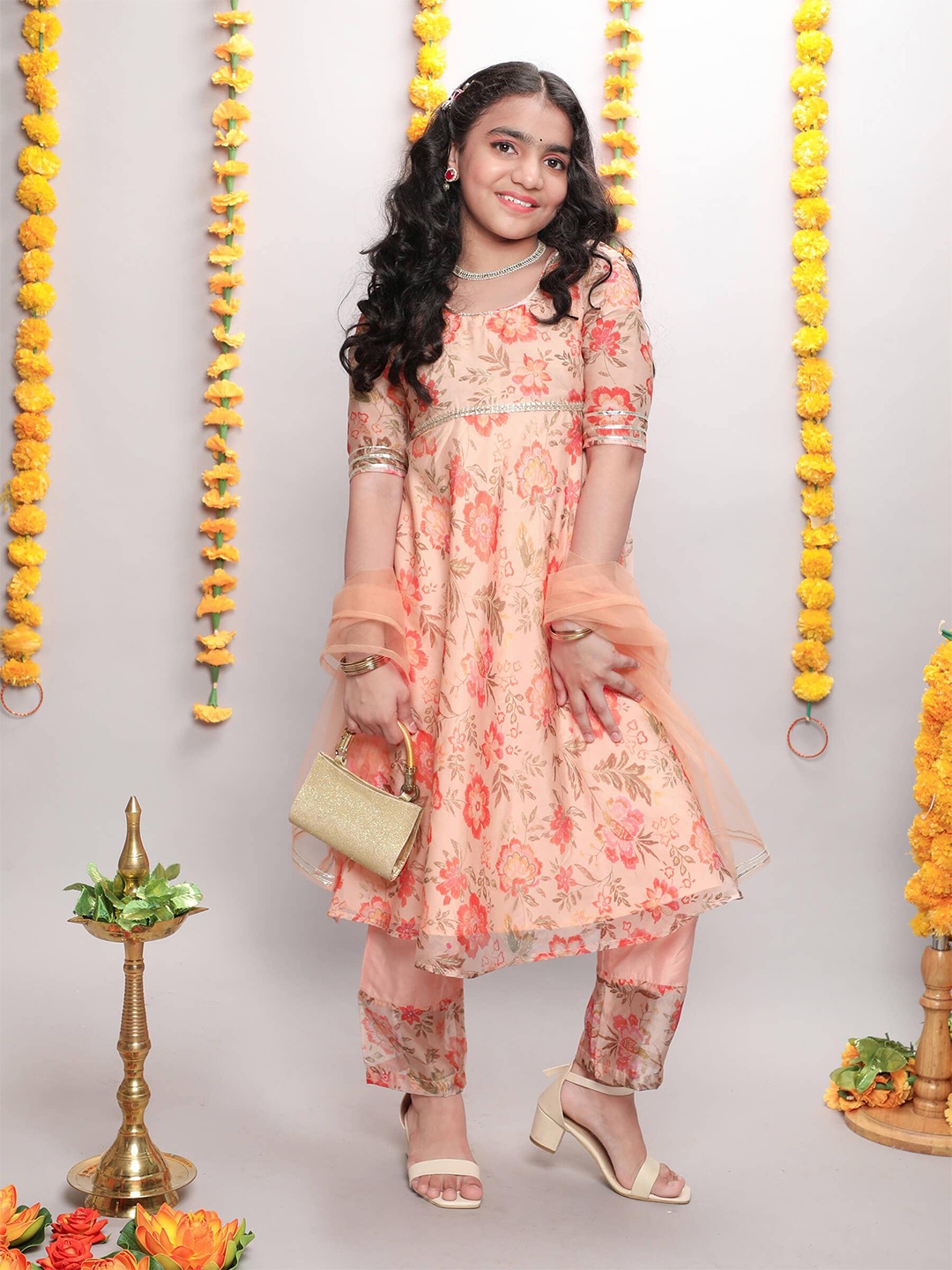 

taffykids Girls Floral Printed Kurta & Trousers With Dupatta, Peach