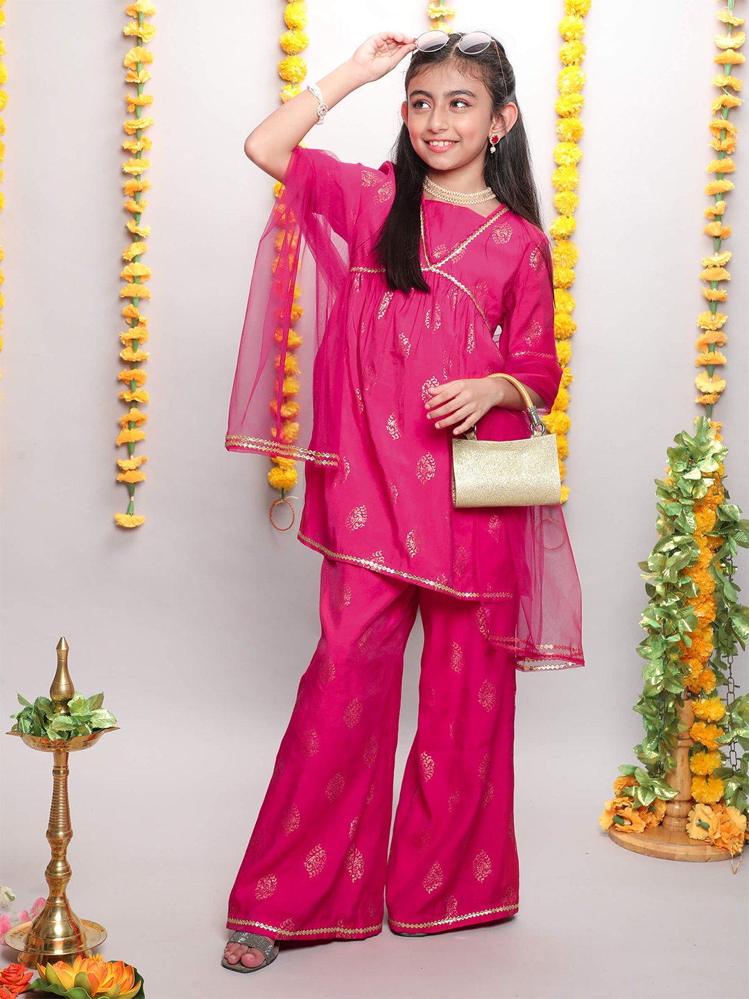 

taffykids Girls Foil Printed Pleated Ethnic Tunic with Palazzos & Dupatta, Pink