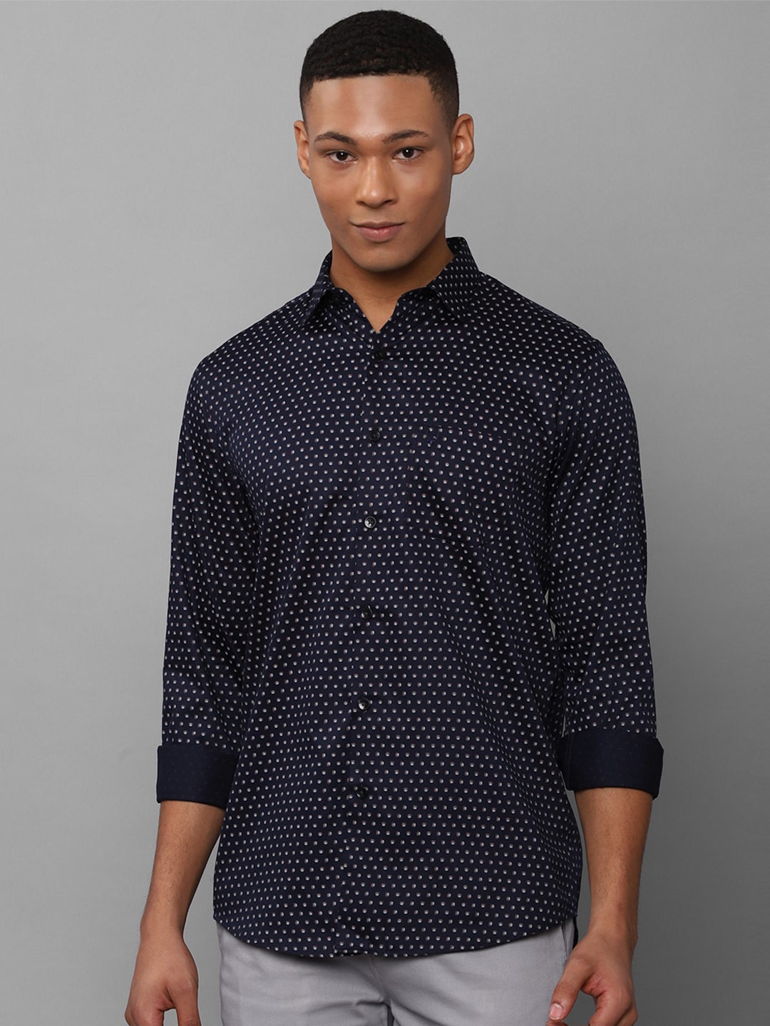 

Allen Solly Men Slim Fit Printed Pure Cotton Casual Shirt, Navy blue