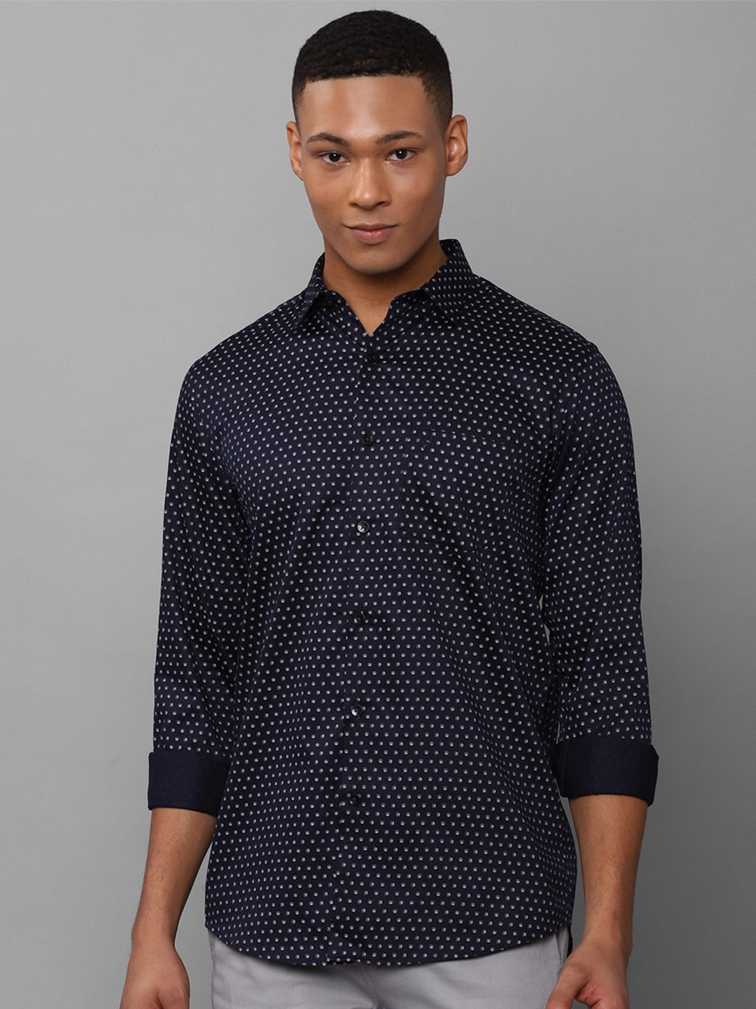 

Allen Solly Slim Fit Micro Ditsy Printed Casual Pure Cotton Shirt, Navy blue