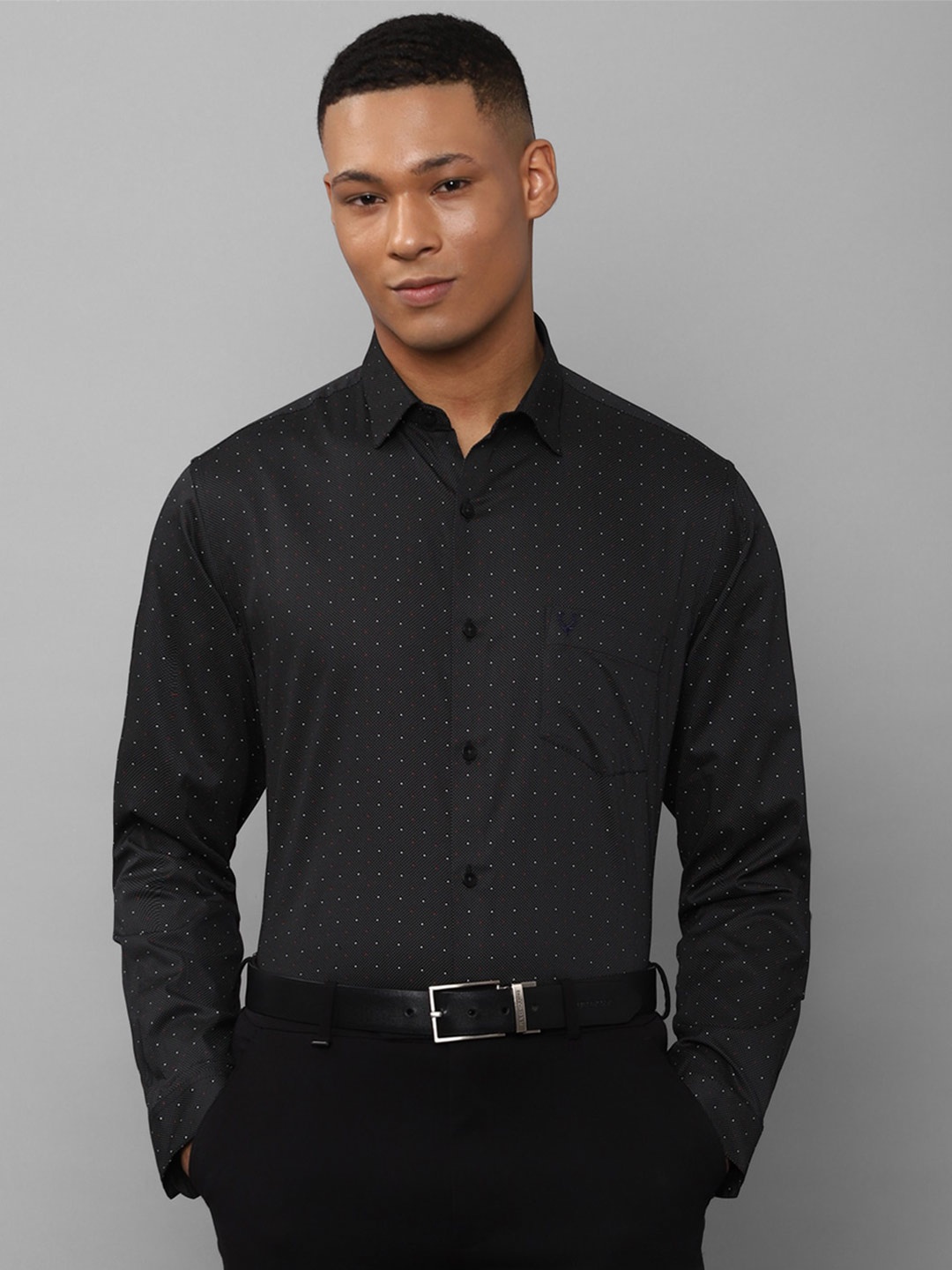 

Allen Solly Slim Fit Micro Ditsy Printed Pure Cotton Formal Shirt, Black