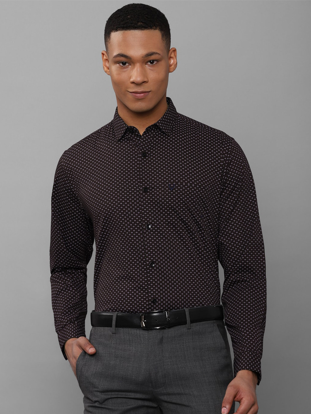 

Allen Solly Slim Fit Micro Ditsy Printed Spread Collar Cotton Casual Shirt, Brown