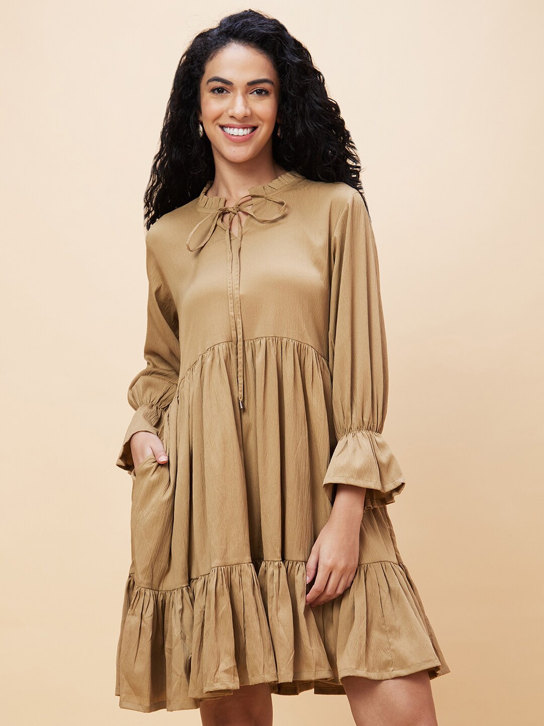 

Globus Nude Tie-Up Neck Bell Sleeves Gathered A-Line Dress
