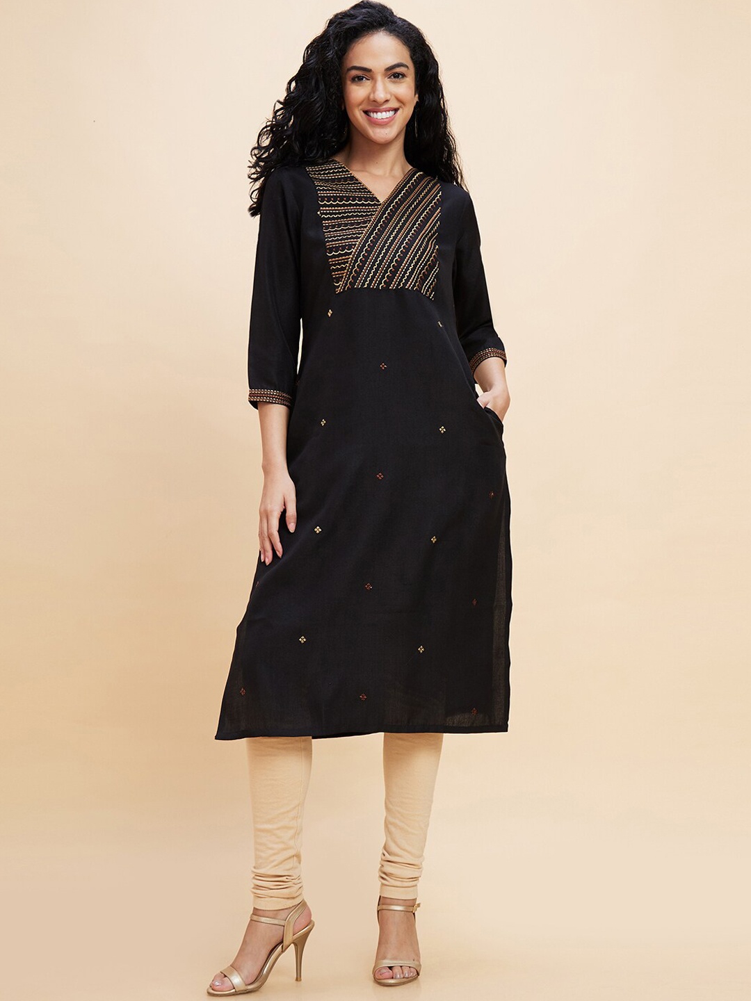 

Globus Thread Work Anarkali Kurta, Black