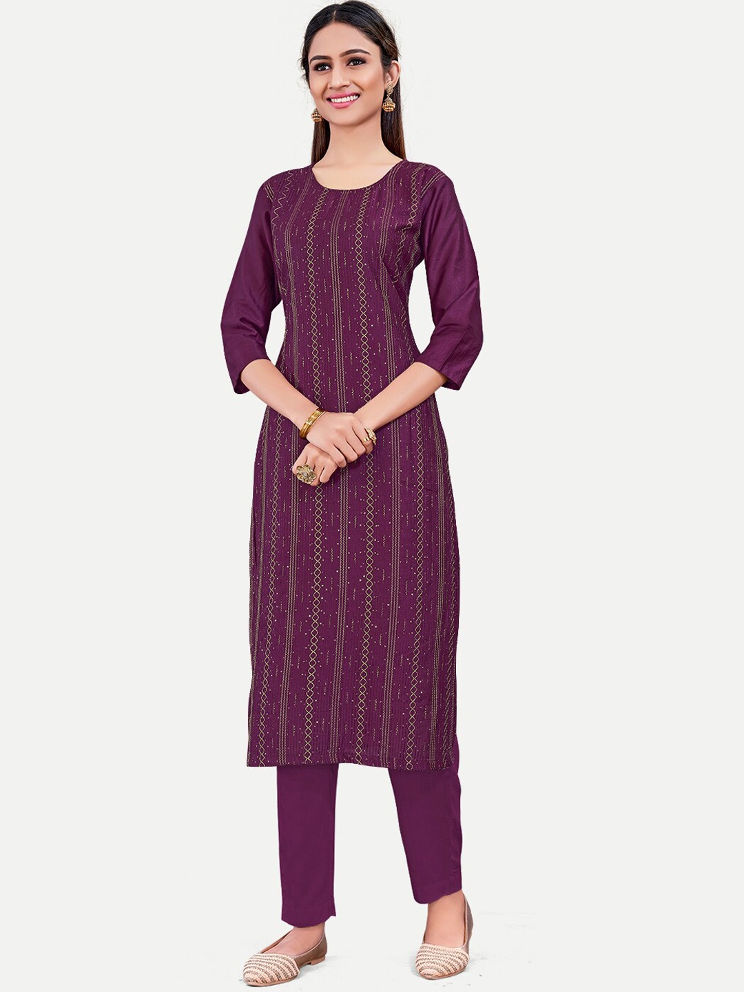 

Riti Geometric Embroidered Sequinned Regular Kurta with Trousers, Magenta