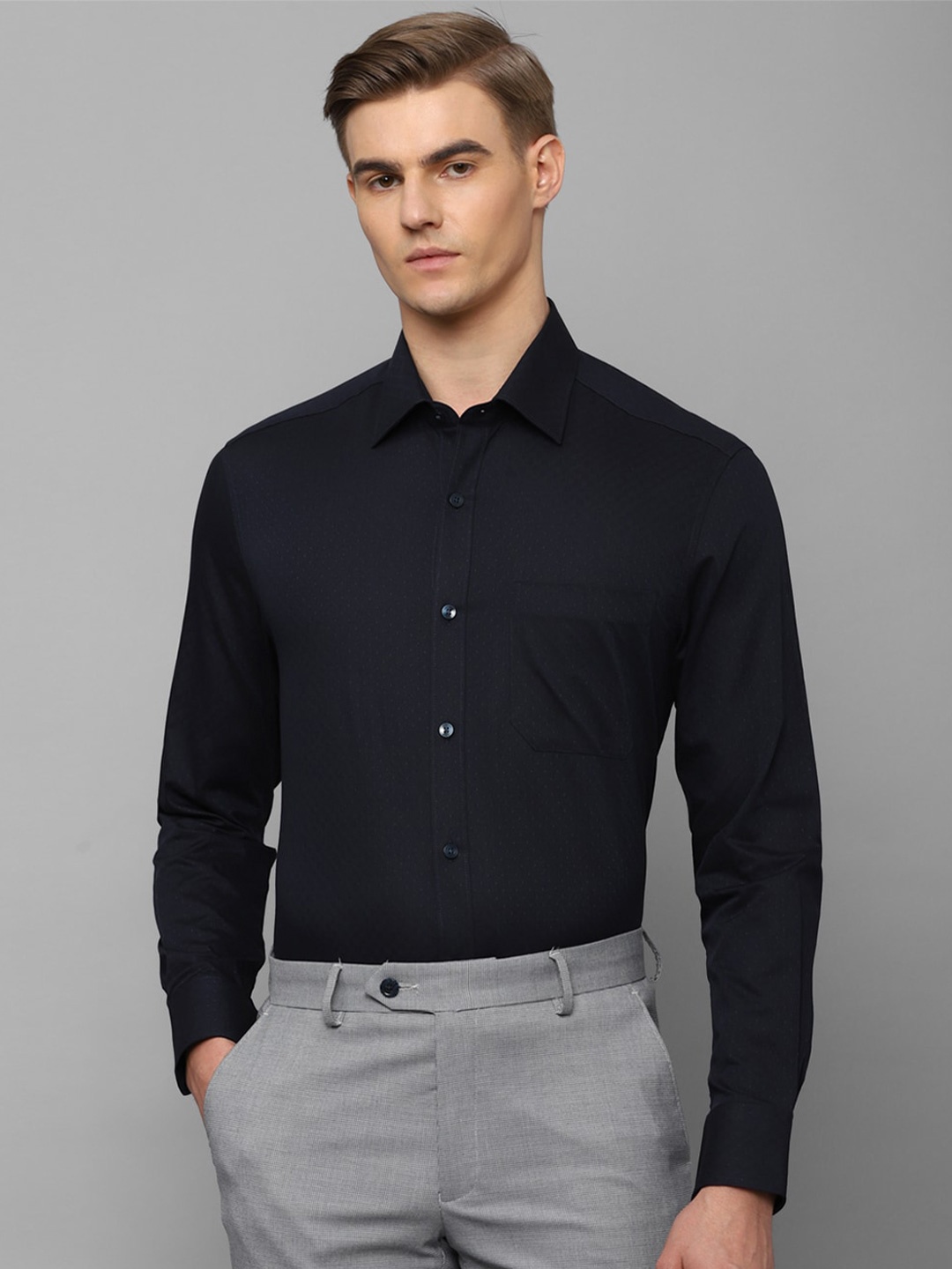 

Louis Philippe Slim Fit Textured Spread Collar Pure Cotton Formal Shirt, Navy blue
