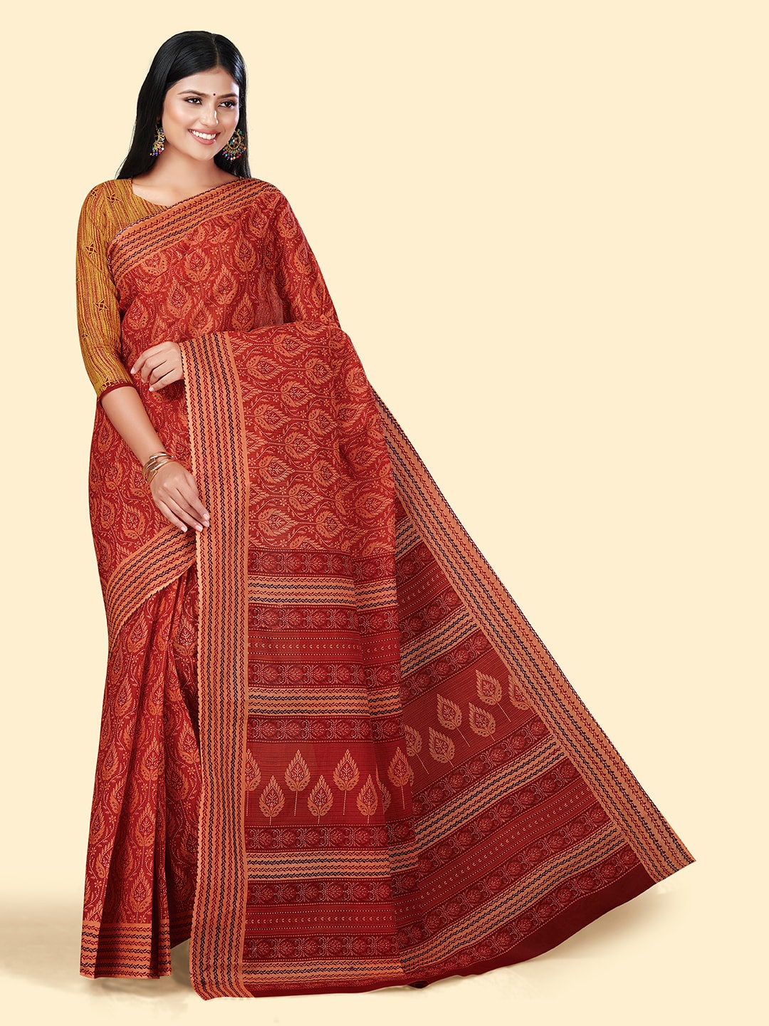 

SHANVIKA Ethnic Motifs Printed Pure Cotton Saree, Red