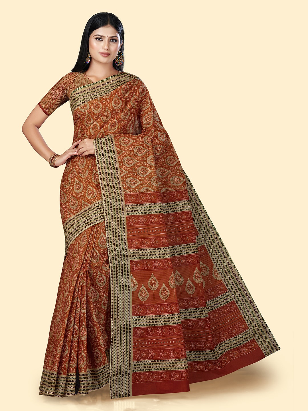 

SHANVIKA Floral Block Printed Pure Cotton Saree, Orange